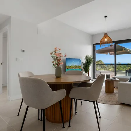 Floor Seaview شقة إِستيبونا